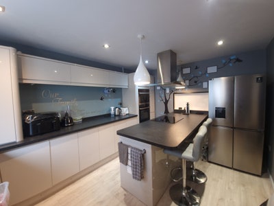 Spacious Double Room Available – From 2nd July Main Photo
