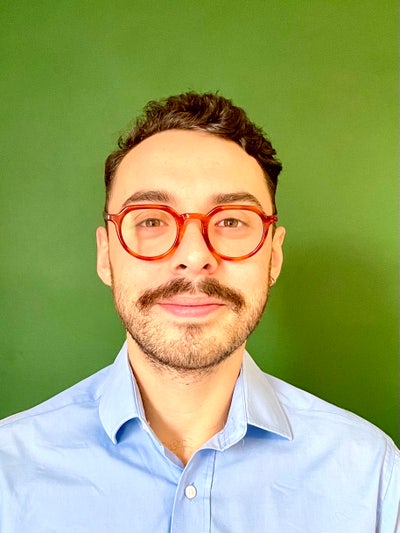 Male professional seeks flat share Main Photo
