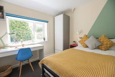 Lovely House with Conservatory - One Room Left! Main Photo