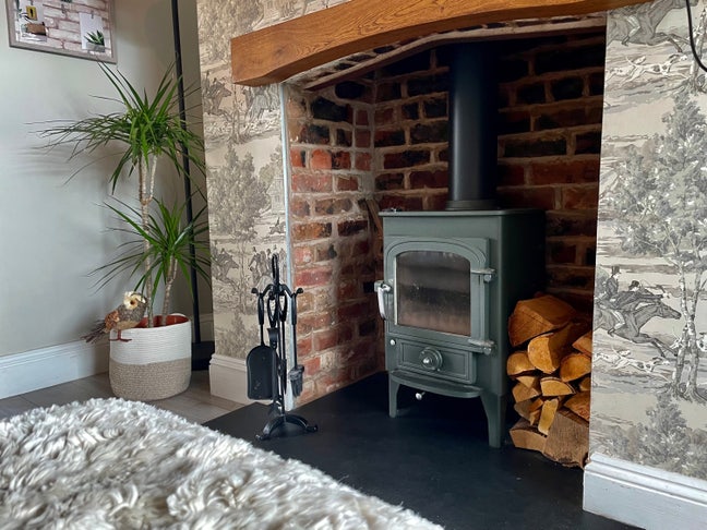 Lovely home available short term 🏡  Main Photo
