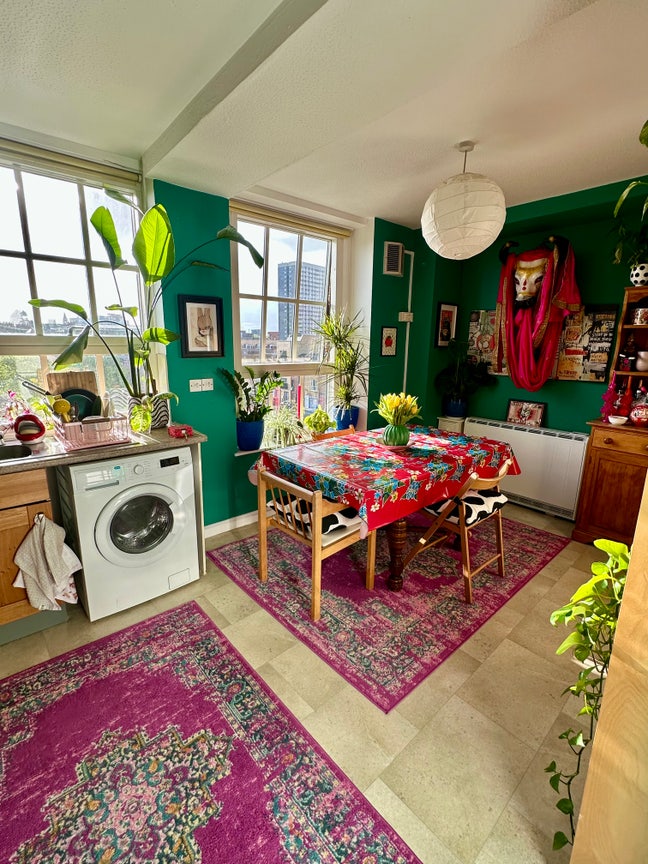 Colourful Two Bedroom In Bethnal Green Main Photo
