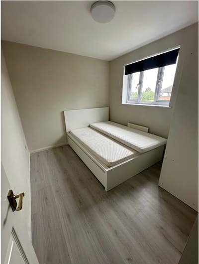 Double room in Milton keynes house share  Main Photo