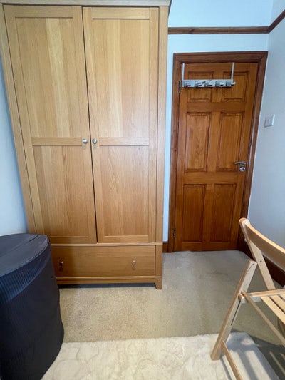 Single box room available in a quiet cosy home  Main Photo