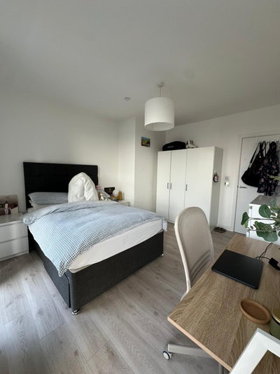 Double bedrom available in Upton Park Main Photo