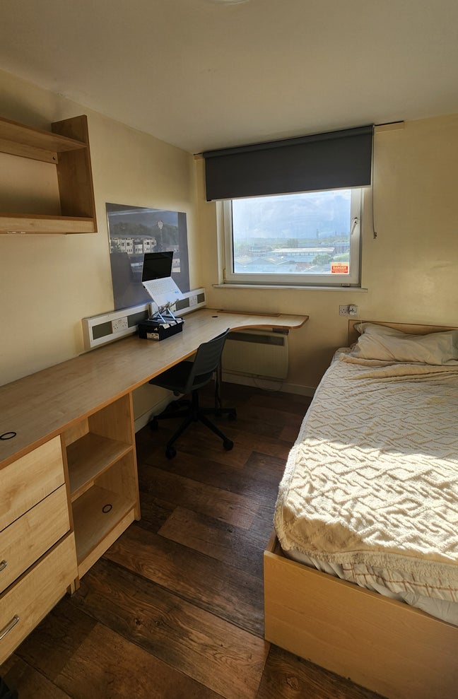 Summer Tenancy Takeover: En-suite Room  Main Photo