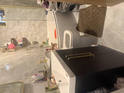 Single room in a family house Main Photo