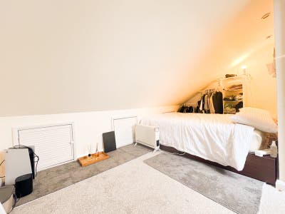 All female household - double room - &pound;700 pcm Main Photo
