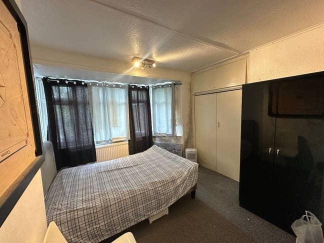 Double Room to let - TW13  Main Photo