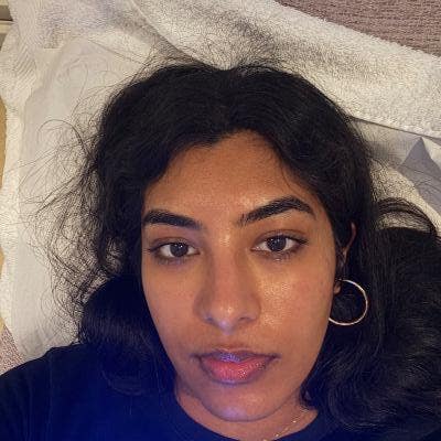 Professional Female seeks a single or double room Main Photo
