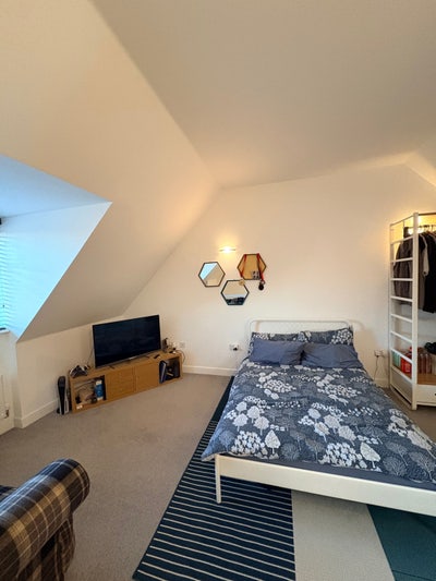 Double bed en suite room to let in GWP Didcot Main Photo