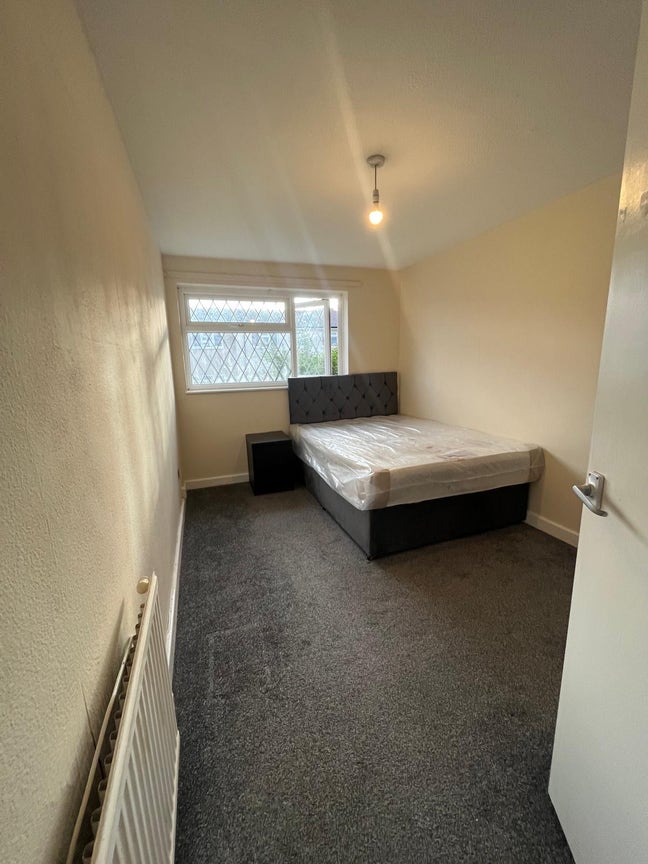 Double bedroom for rent Main Photo