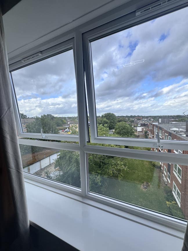 Modern Double Room in Central Southgate  Main Photo