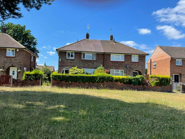 3 Bedroom detached House Main Photo