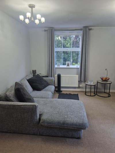 Spare room for rent Main Photo