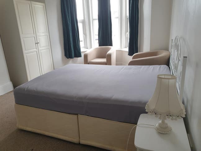 Double & Single Rooms in Mordan Flat-NE4 8Qn Main Photo