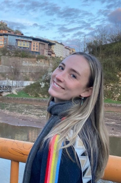 24 yo active and social professional Main Photo
