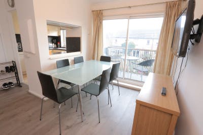 Huge Room- Lounge-Diner- nr Whitechapel 🌿🚆✨ Main Photo