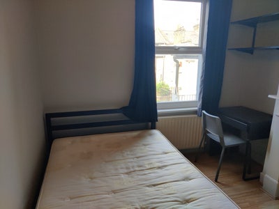 4 housemates in Peckham looking for 5th housemate Main Photo