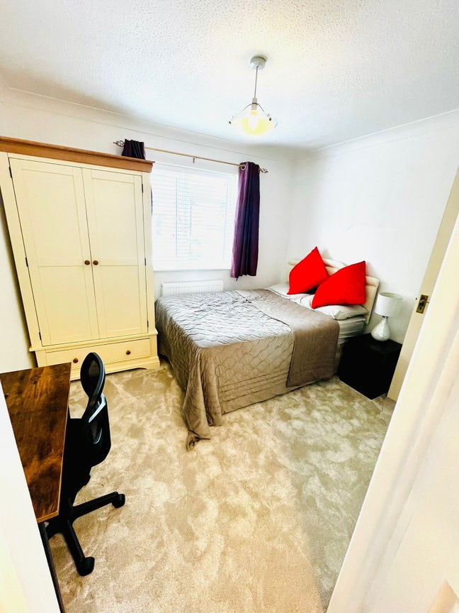 Double bed with En-suite. X2 available  Main Photo