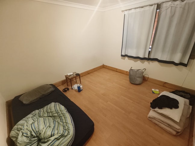 Single bedroom Main Photo