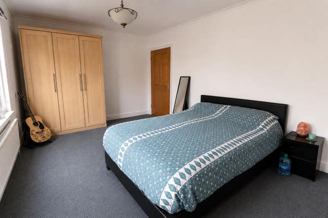 Big and bright double room in a friendly house Main Photo
