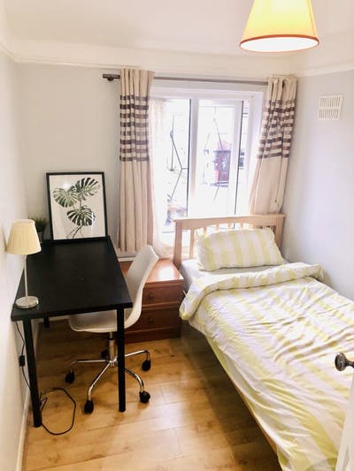 Single Room near supermarket & station Main Photo