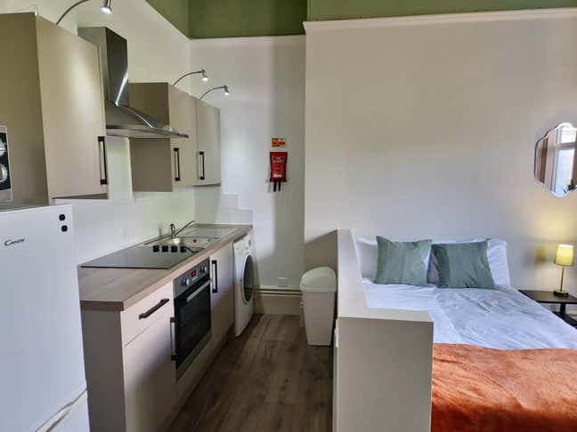 Single/Couple Stay near work- Now in Reduced price Main Photo