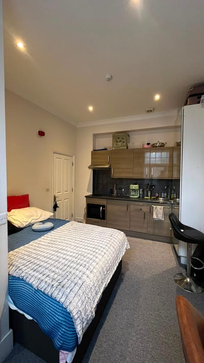 Studio with Private Garden-Jul-Aug Bills incl. Main Photo