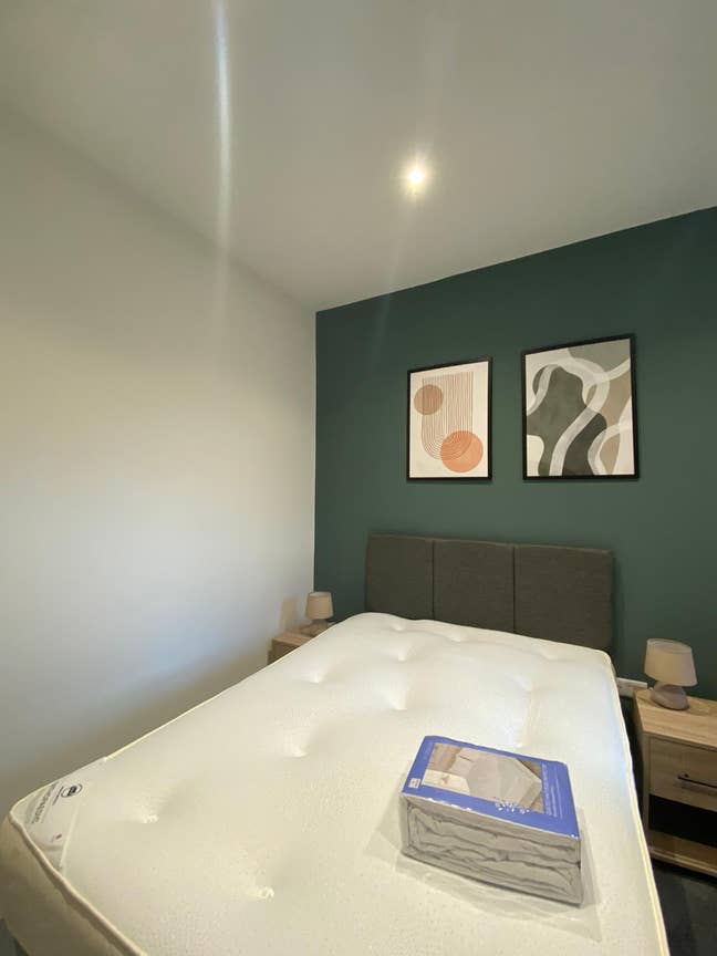  🏡 En-suite Room for a Professional (PO4 area) Main Photo