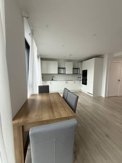 Luxury Seventh-Floor Residence in Willowbrook Hous Main Photo