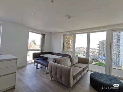 En-suite Double Room in a Modern Flat Available  Main Photo