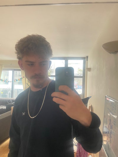 Young professional looking to move to London! Main Photo