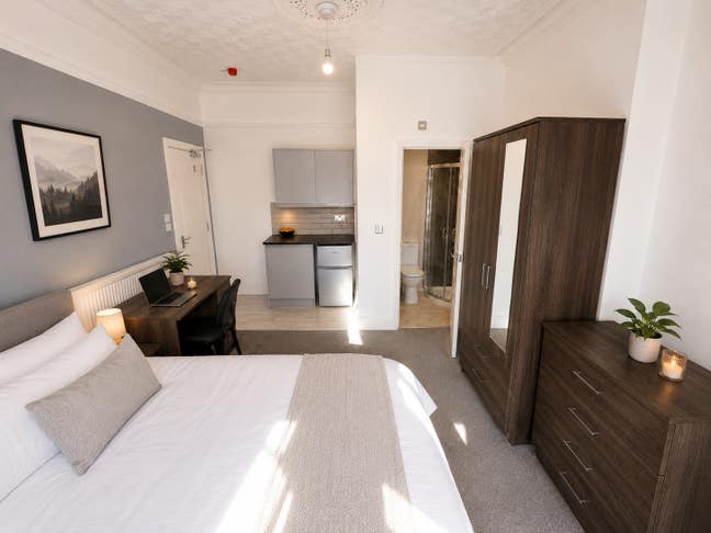 Moseley Room Spacious Furnished all Bills Included Main Photo