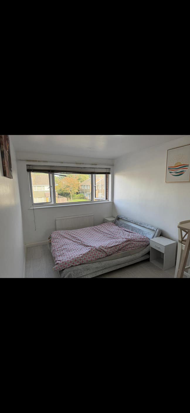 Massive double bedroom for rent for couples/ singl Main Photo