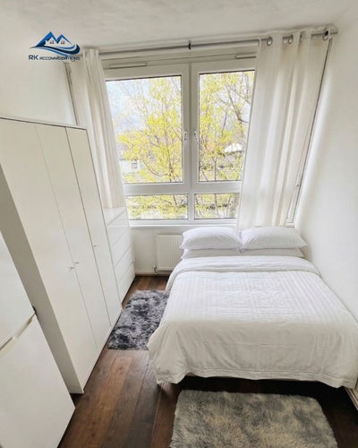 Double Room | Canada Water | Bills Included Main Photo