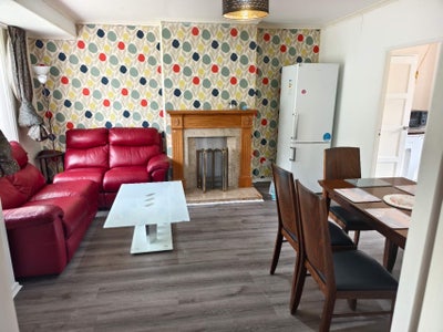 Large Double Room Opposite KB Campus – 3B1B Flat Main Photo
