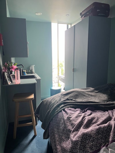 Studio with en suite  Main Photo