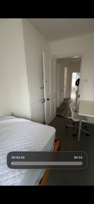 2 Bedrooms - 10 mins walk to city - photos coming Main Photo