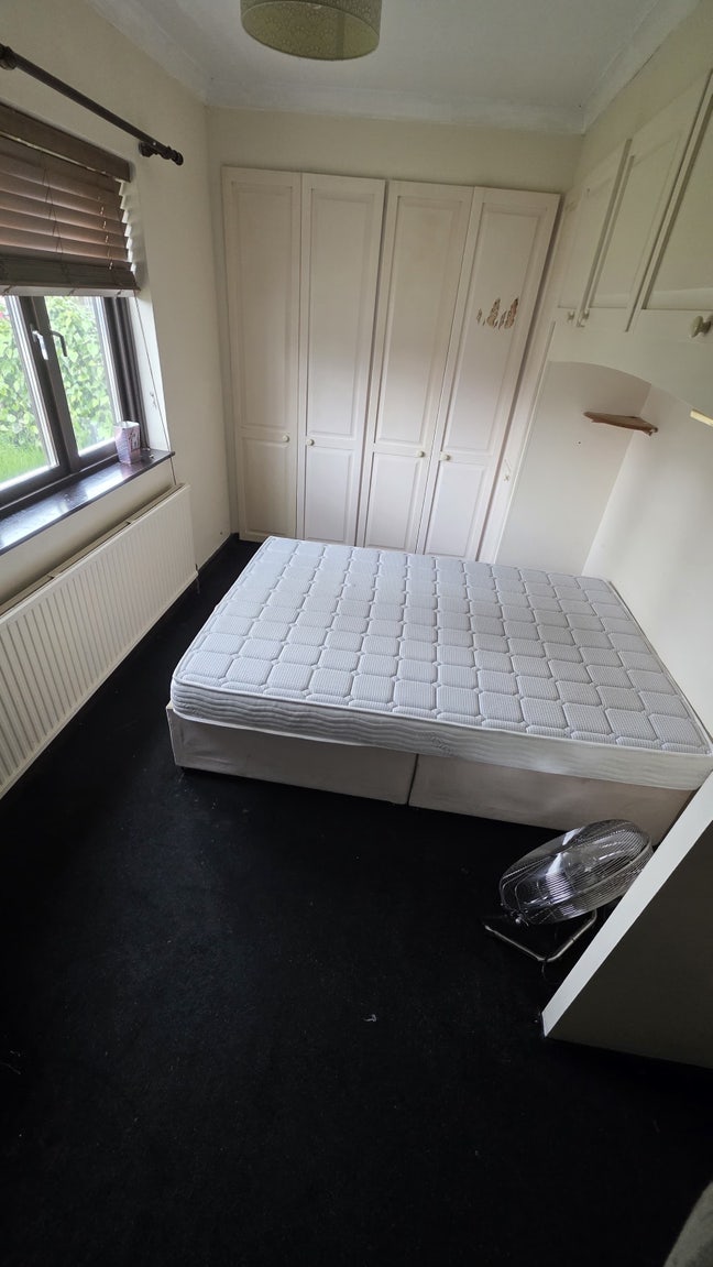 2 Double rooms in Hounslow/hanworth road Main Photo