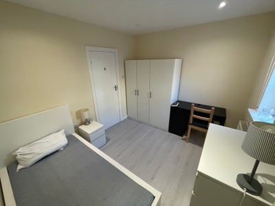 Single Room | 6min Walk from Finsbury Park Station Main Photo