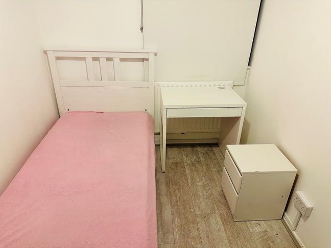 Single bedroom in Kennington  Main Photo