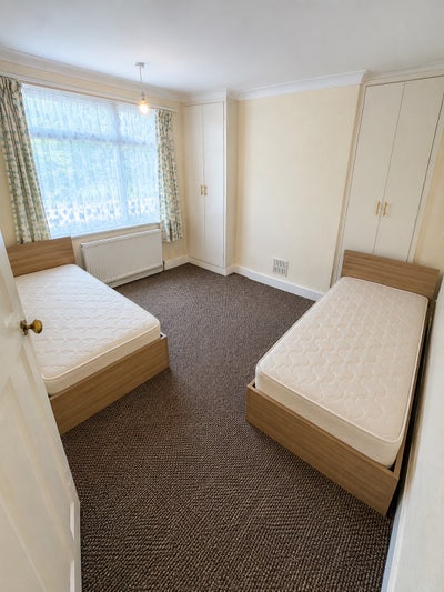 Double Room near Ilford Lane - Bills included Main Photo