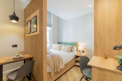 For September Move in- Ideal for Students  Main Photo