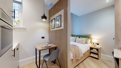 For September Move in- Ideal for Students  Main Photo