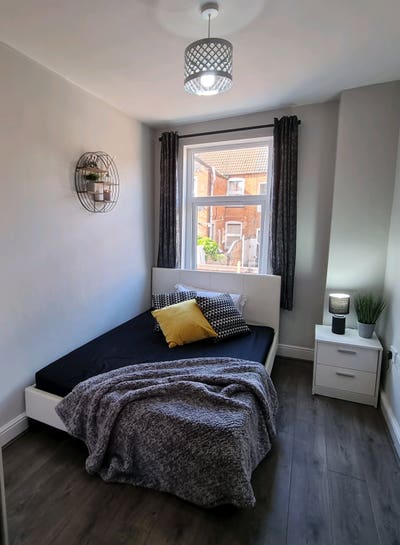 First Week Free  - Fully Furnished Double Room Main Photo