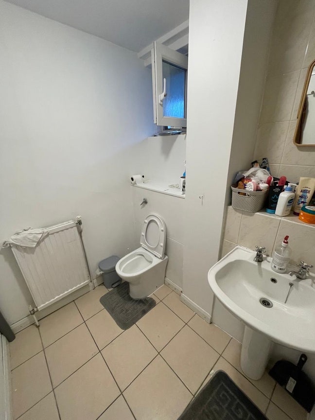 Flatmate Wanted - Friendly & Clean Home Main Photo