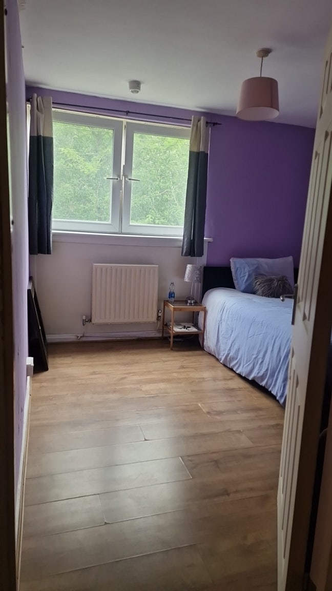 Spacious double Room – Friendly Female Flatshare  Main Photo