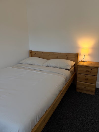  ✅ All Bills Included 📍Central 🏡 Newly Refurbished Main Photo