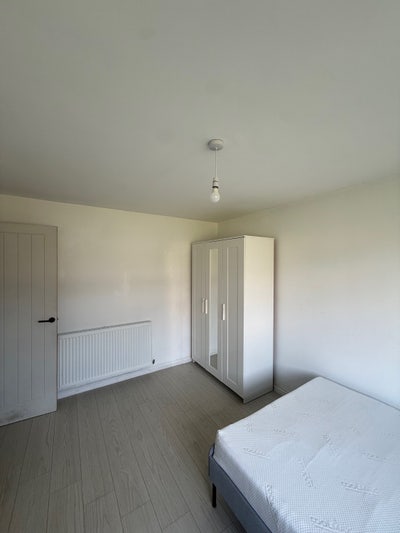Spacious Double Bedroom Available (Bills Included) Main Photo