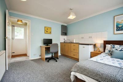 Single/Couple Stay near work- Now in Reduced price Main Photo